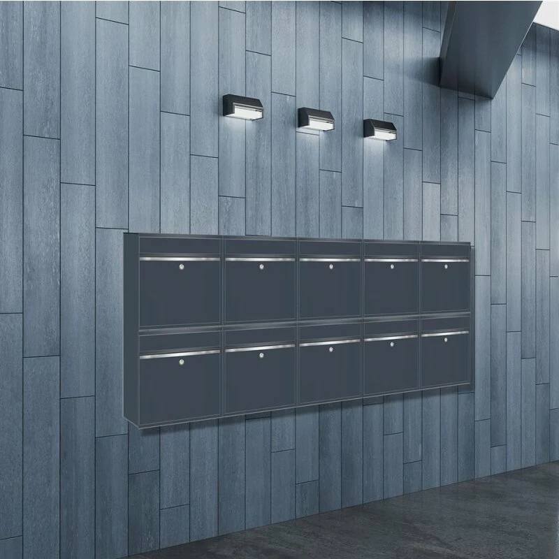 Wandbriefkästen Ohne Sichtfenster Beliebig Erweiterbar Bis 50 Kästen In RAL 7016 Feinstruktur Mit Edelstahlblende 7 Wandbriefkästen Ohne Sichtfenster Beliebig Erweiterbar Bis 50 Kästen In RAL 7016 Feinstruktur Mit Edelstahlblende – Bild 7